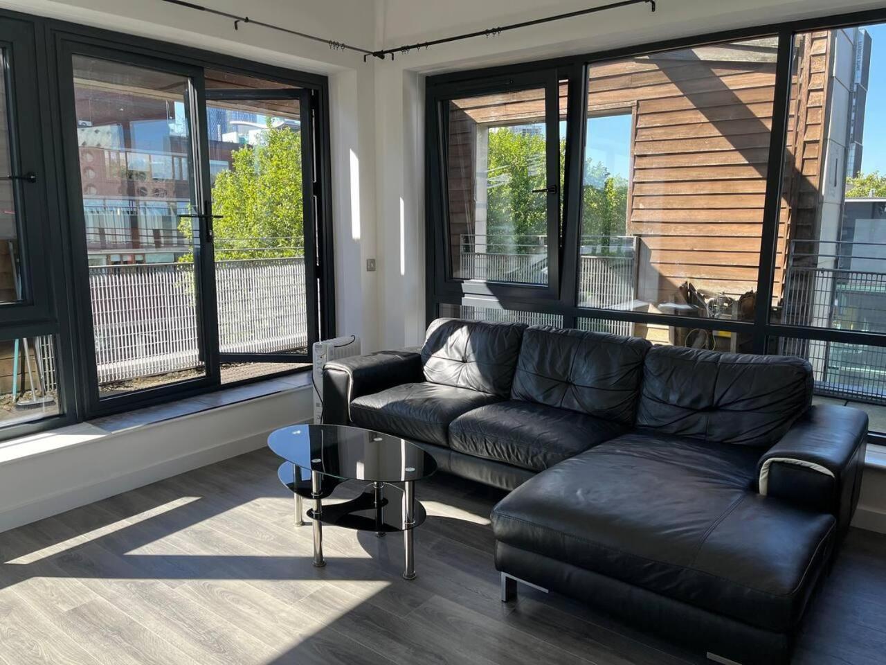 Lovely 2-bed In Apartamento Manchester